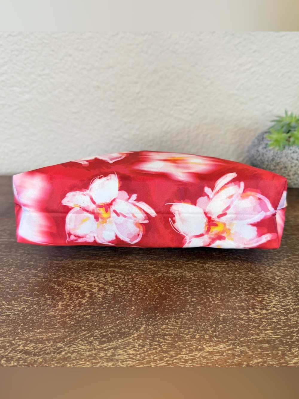 Clinique x Jonathan Cohen Colab Floral Cosmetic Pouch - Picture 5 of 13